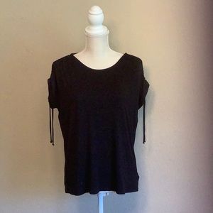 Tahari black knit top size Medium